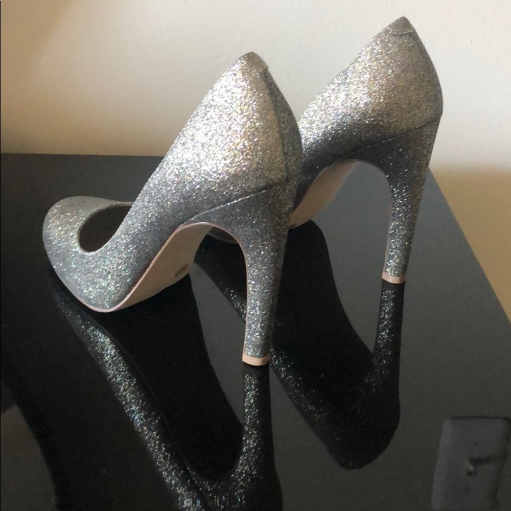 Silver pumps - Picture 3 of 3